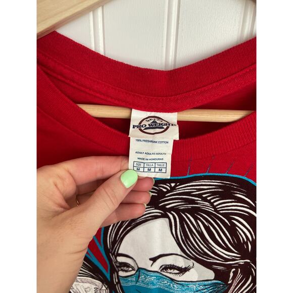 Gangster Rowdy Girl T-shirt Vintage Men's Medium Red Tattoo The Good Die Young - Picture 3 of 4